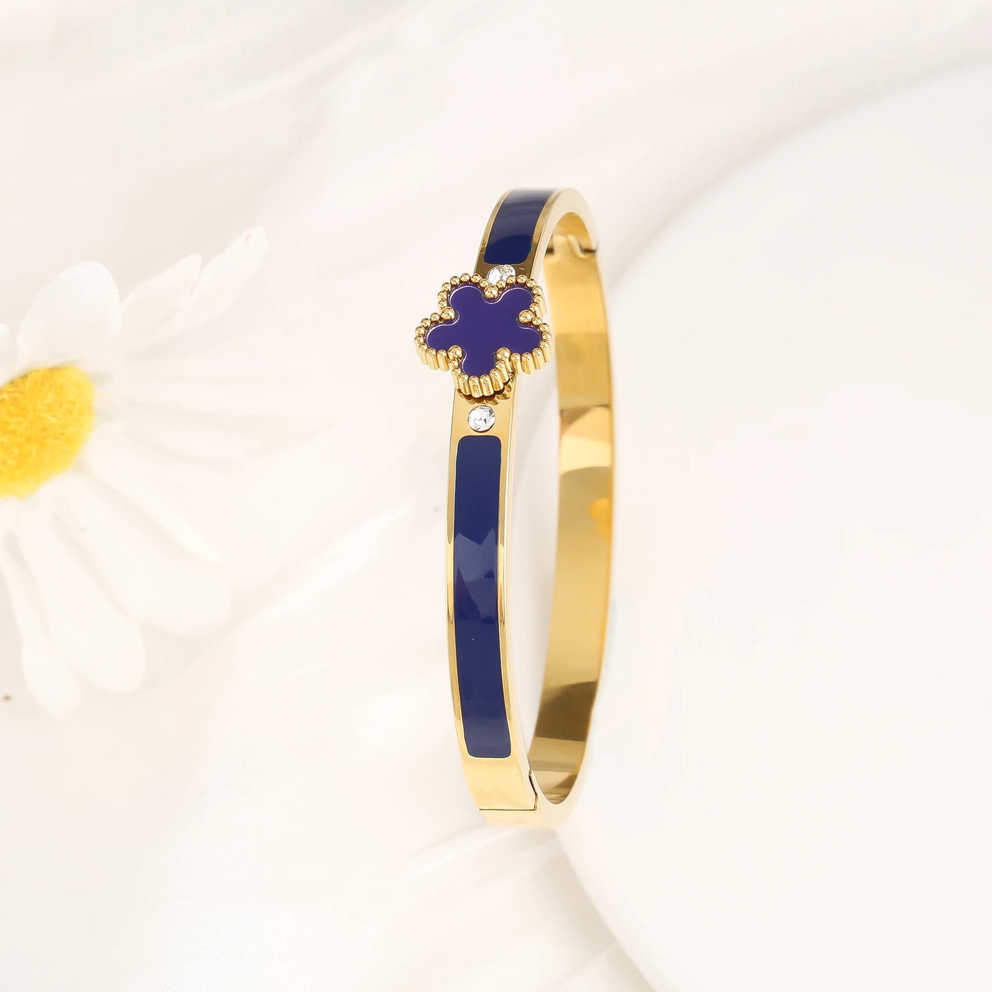 Enamel Clover Bangle Bracelet - 2 - gn | ONEFY.SHOP