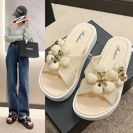 Flower-Embellished Platform Slide Sandal - 2 - gn | ONEFY.SHOP